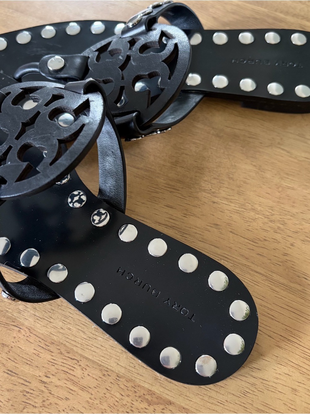NEW Tory Burch Miller Stud Thong Sandals 5.5 - Picture 5 of 7
